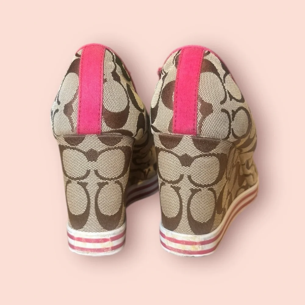Coach Signature Canvas Wedge Sneakers Size 8 Pink Trim - Picture 3 of 4